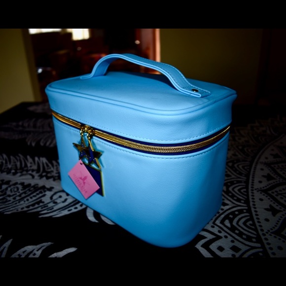 Jeffree Star Light Blue Travel TrainCase - Picture 8 of 8